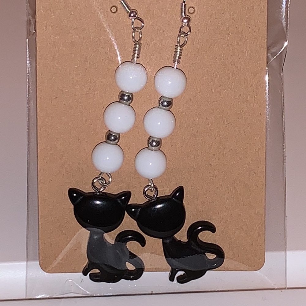 2/$15 🐈⬛ Black and White Cat Earrings - Picture 3 of 7